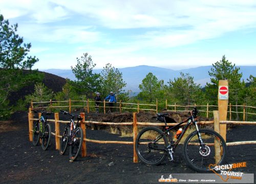 Esperienze Mountain Biking - Etna Mountain Bike Tour - © Sicily Bike Tourist Service 05